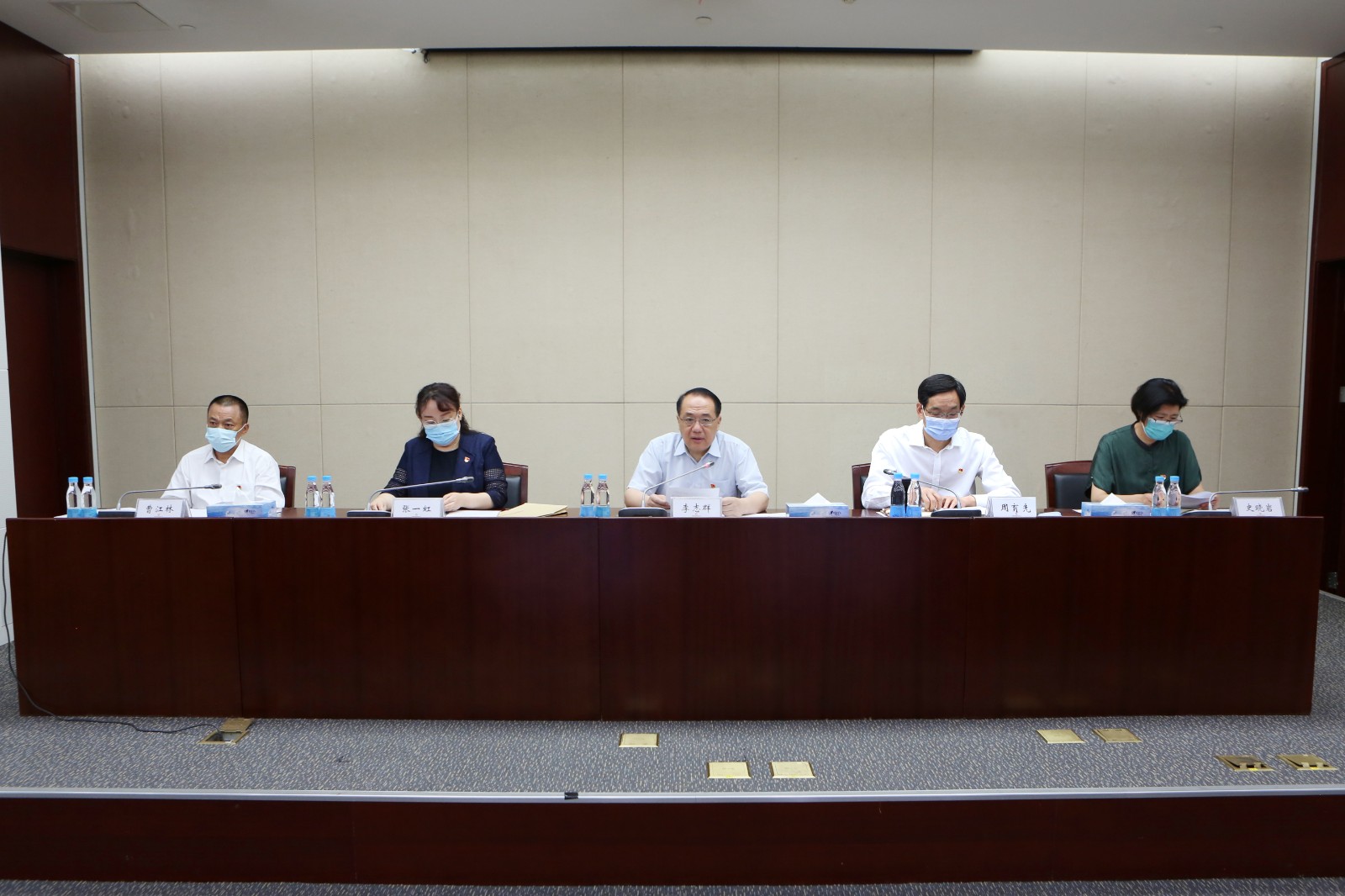 主席台全场景.jpg 主席台全场景.jpg